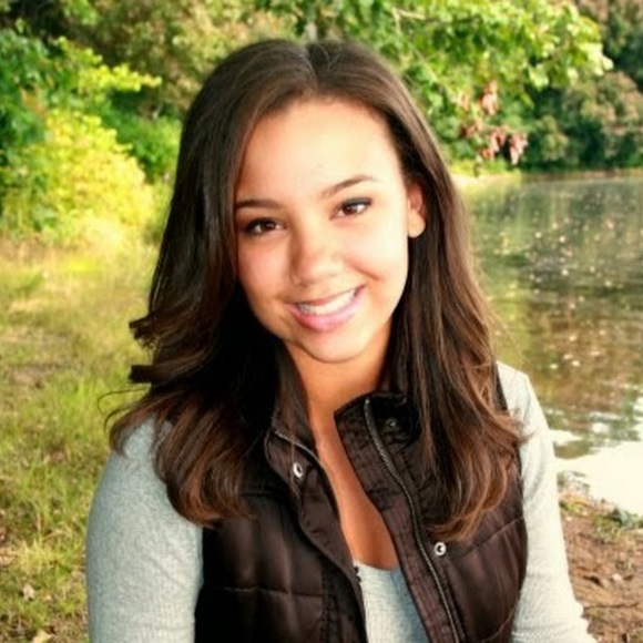 Meet your Posher, Rayna - Picture 1 of 1